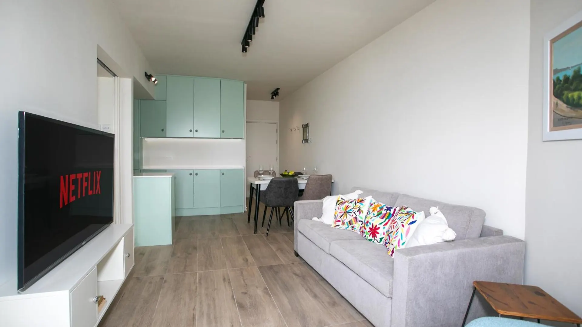 Palmove Luxurious Beachfront Apt Larnaca Chypre