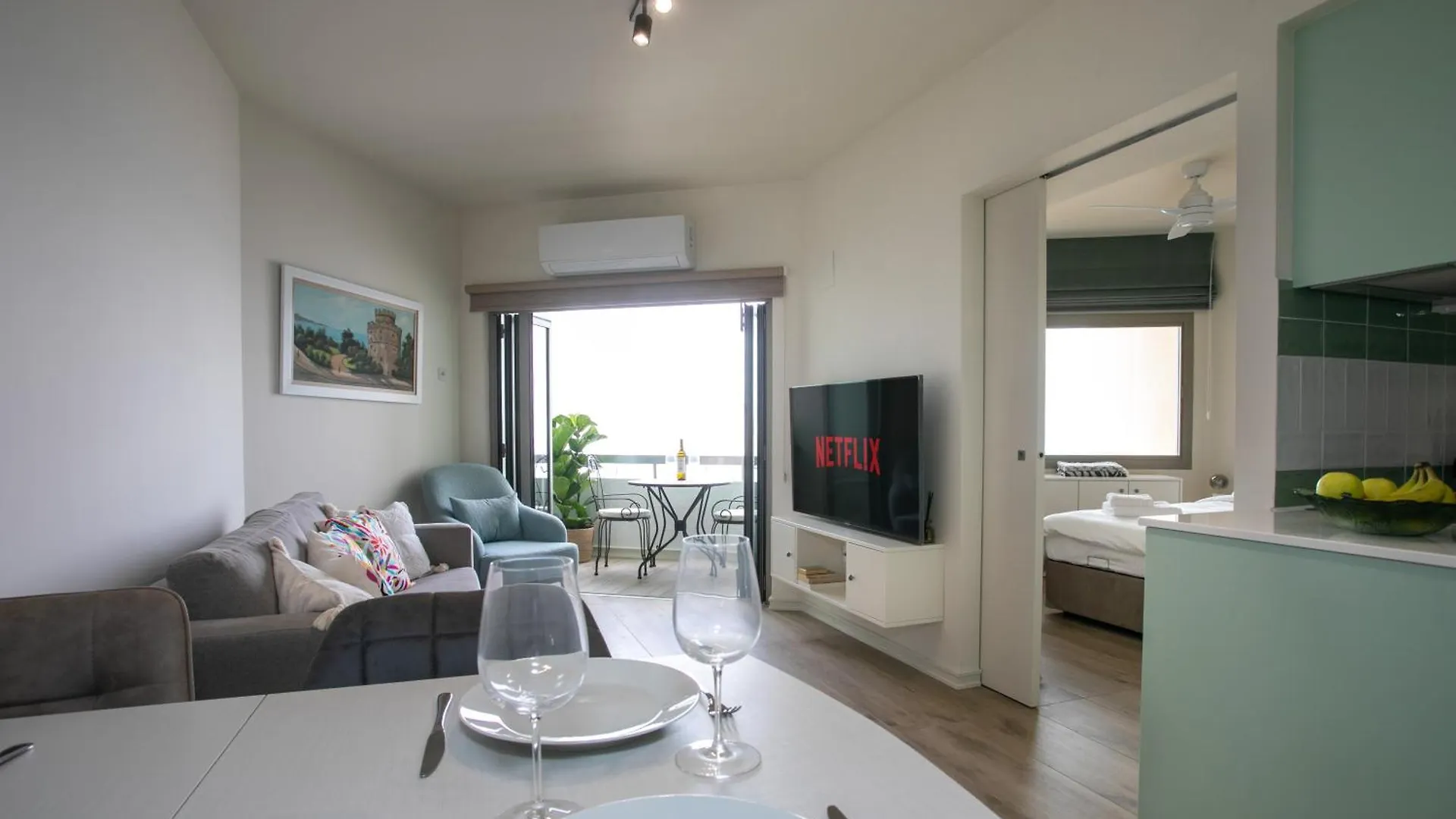 Palmove Luxurious Beachfront Apt Larnaca Chypre