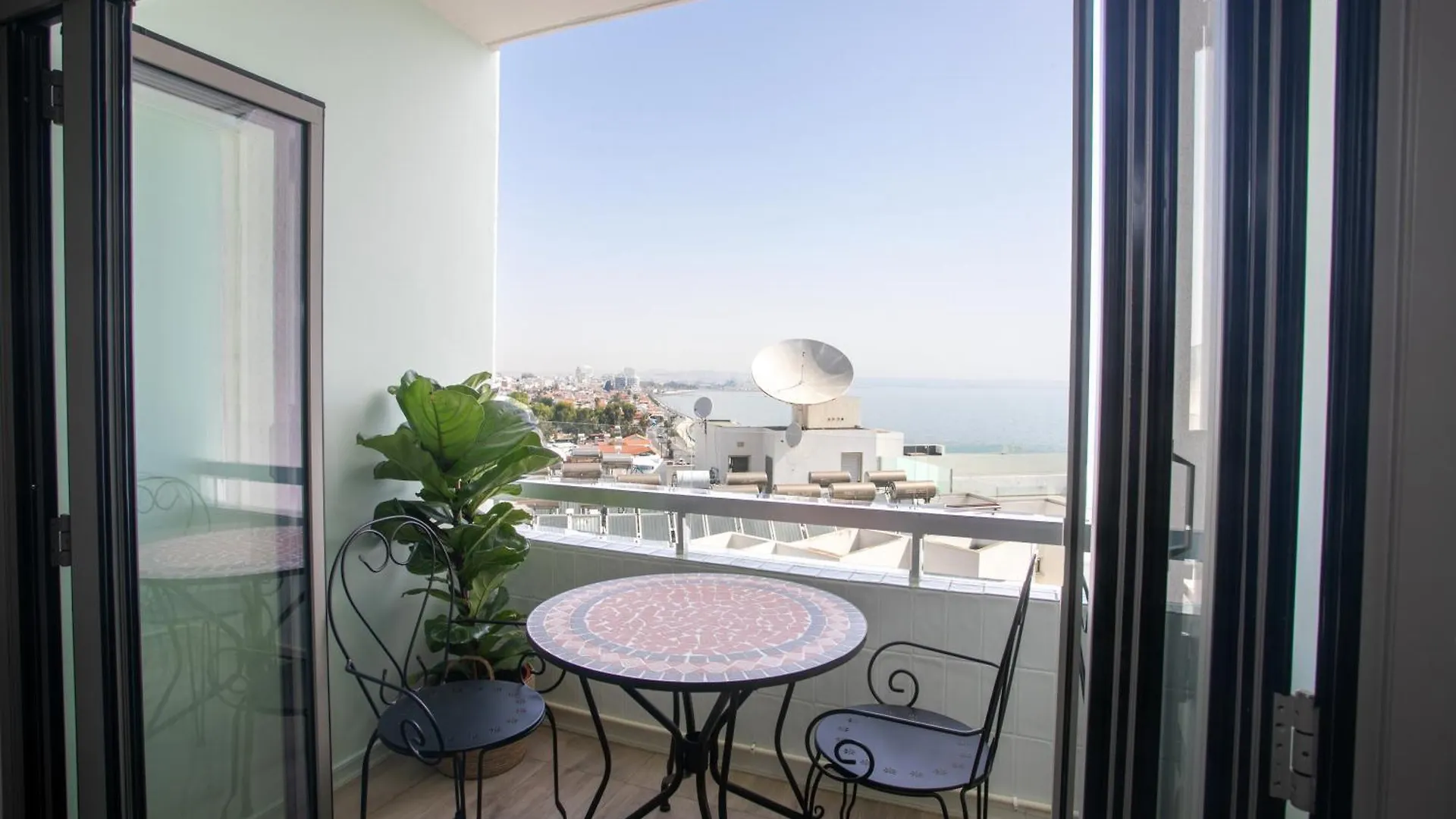 Appartement Palmove Luxurious Beachfront Apt Larnaca