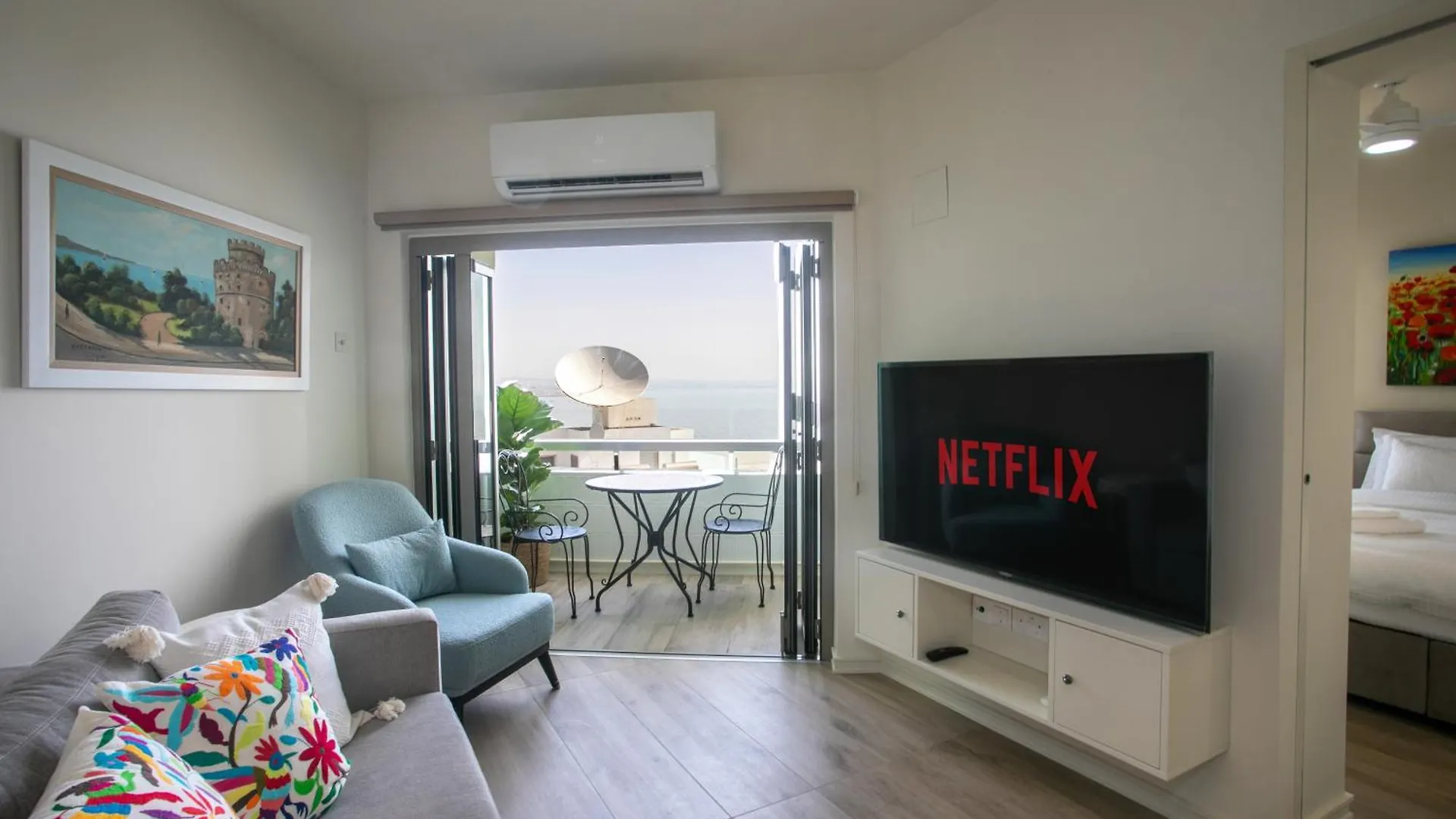 Palmove Luxurious Beachfront Apt Larnaca 0*,  Chypre